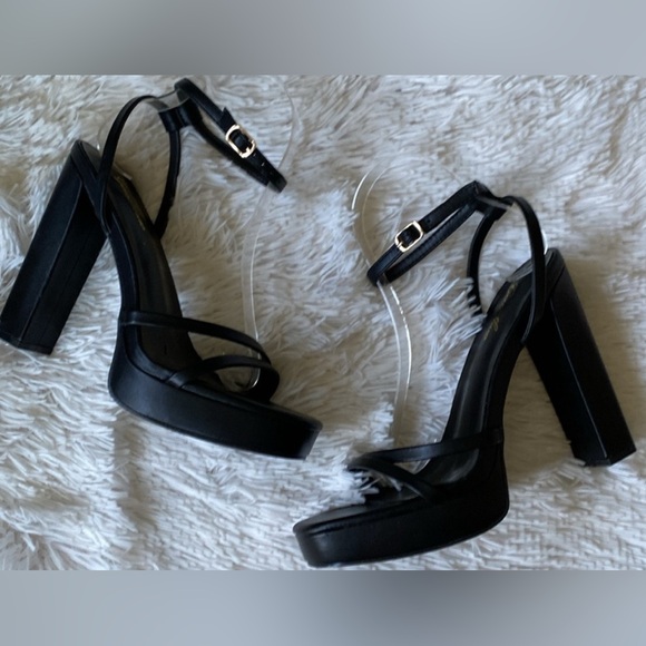New Express sexy Straps black leather platform ankle wrap heels sandals, size 8 - Picture 1 of 9
